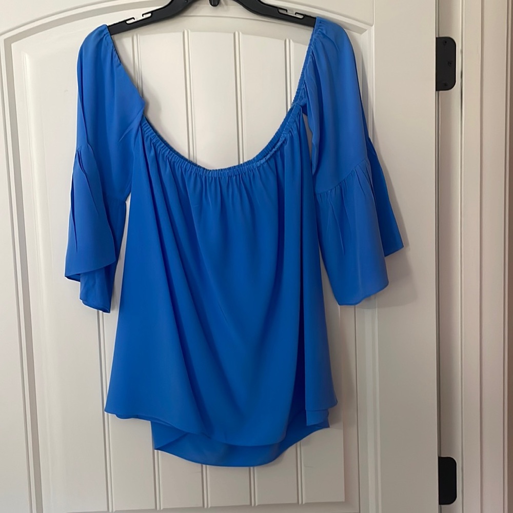 Lilly Pulitzer off the shoulder 100% silk top. Worn twice